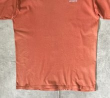 他の写真2: 90'S PATAGONIA "BENEFICIAL T'S" ロゴ刺繍 半袖 Tシャツ フェードオレンジ (VINTAGE)