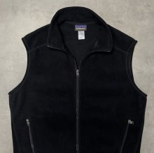 他の写真2: PATAGONIA "SYNCHILLA" 裾ロゴ フルジップ フリースベスト ブラック (MINT CONDITION)