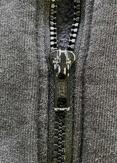 画像4: 90'S CHAMPION 青タグ スクリプトロゴ刺繍 フルジップ スウェットパーカー ブラック USA製 (VINTAGE)