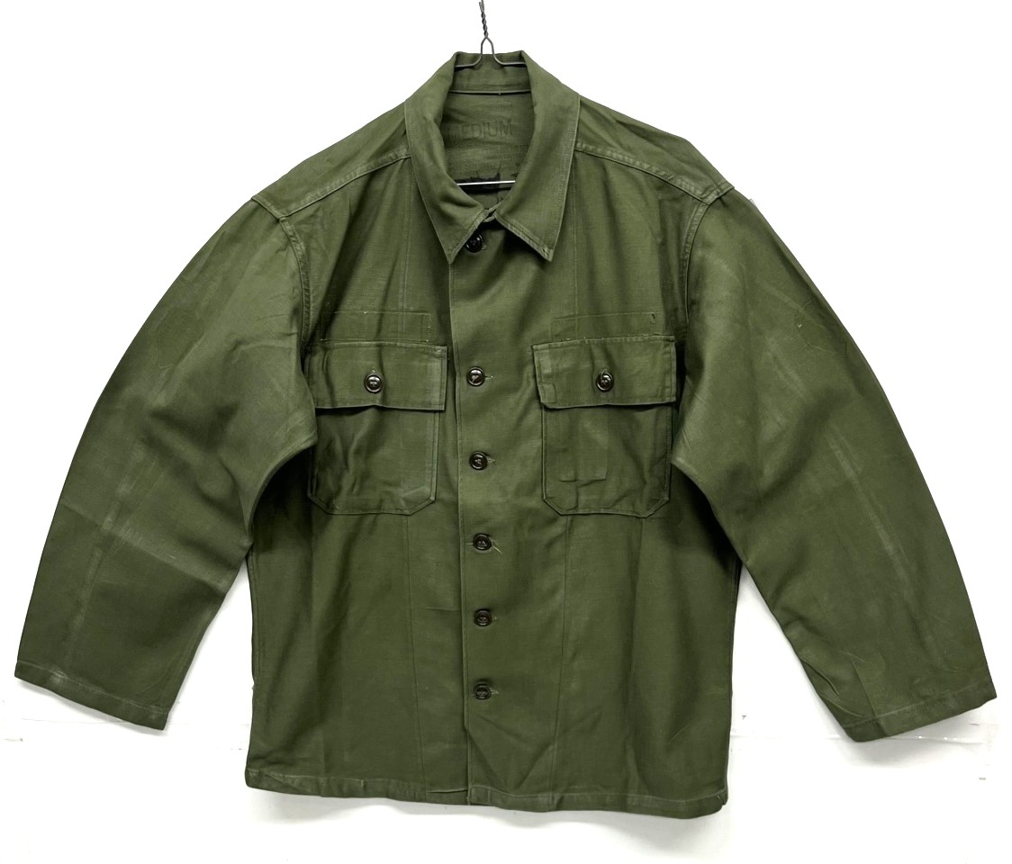 50'S アメリカ軍 US ARMY "1st MODEL" OG107 コットンサテン ユーティリティシャツ (VINTAGE) 「L/S Shirt」入荷しました。