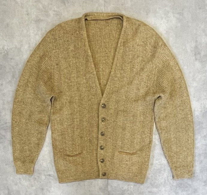 70'S UNKNOWN メタルボタン ニットカーディガン ダークベージュ (VINTAGE) 「Knit」入荷しました。