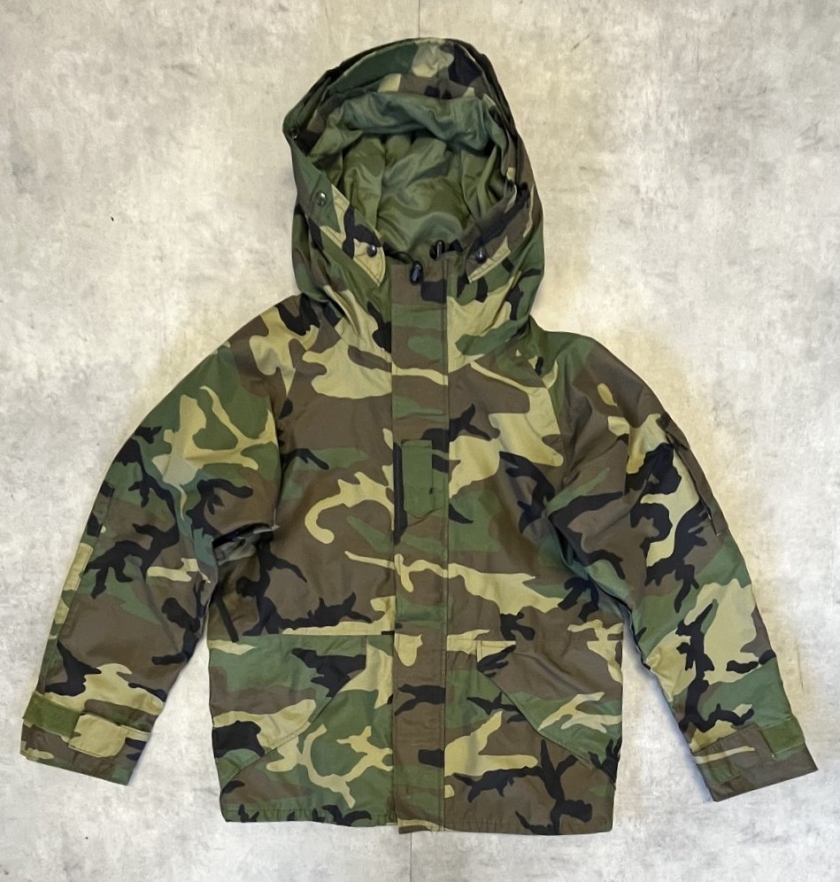 アメリカ軍 US ARMY ECWCS "GEN1後期モデル" GORE-TEX パーカー ウッドランドカモ M-SHORT (VINTAGE) 「Jacket」入荷しました。