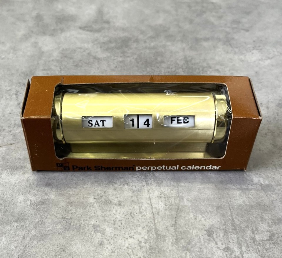 PARK SHERMAN ブラス製 デスクトップ パーペチュアルカレンダー (DEADSTOCK) 「Antique Goods」入荷しました。