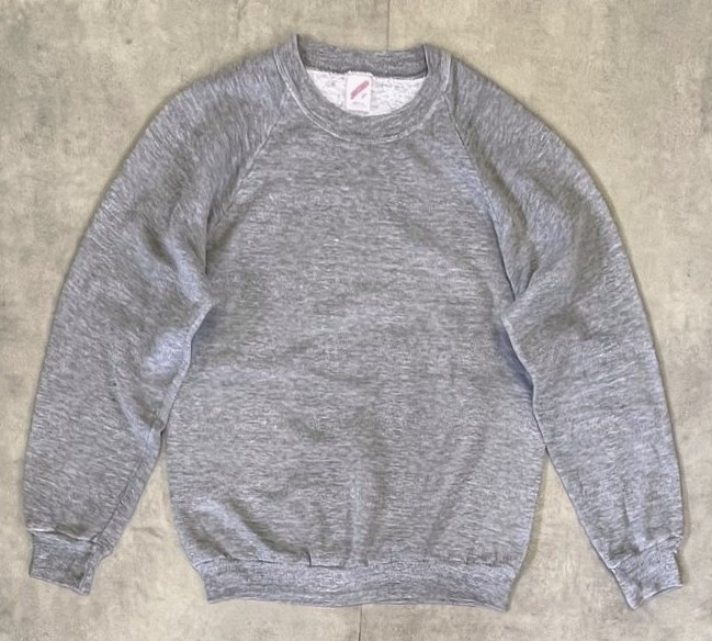 80'S JERZEES ラグランスリーブ スウェットシャツ ヘザーグレー USA製 (VINTAGE) 「Sweat Shirt」入荷しました。