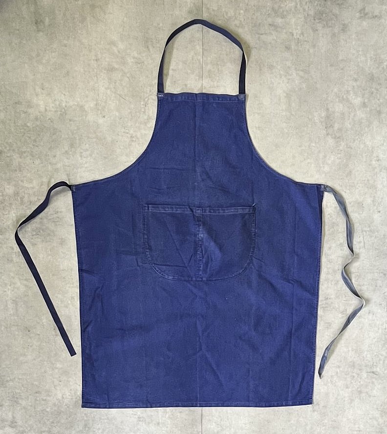 ユーロヴィンテージ コットンツイル ポケット付き エプロン ブルー (VINTAGE) 「Bottoms」入荷しました。