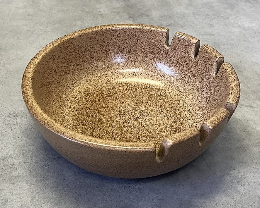 HEATH CERAMICS アッシュトレー 灰皿 ライトブラウン USA製 (VINTAGE) 「Antique Goods」入荷しました。