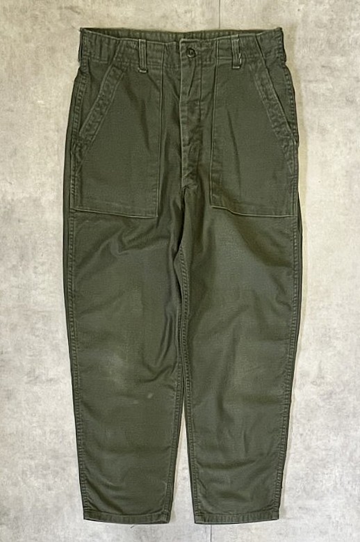 70'S アメリカ軍 US ARMY "OG107" コットンサテン ベイカーパンツ ミリタリーグリーン W34L29 (VINTAGE) 「Bottoms」入荷しました。