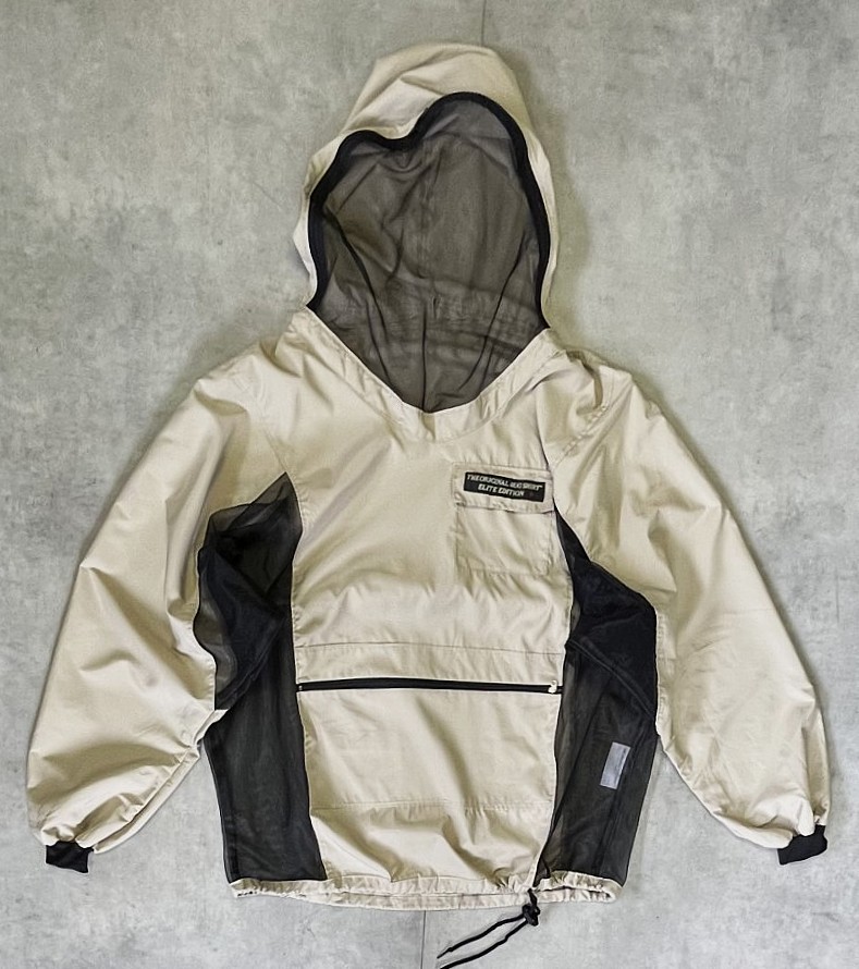 THE ORIGINAL BUG SHIRT ナイロン/メッシュ アノラック ベージュ/ブラック カナダ製 (VINTAGE) 「Jacket」入荷しました。