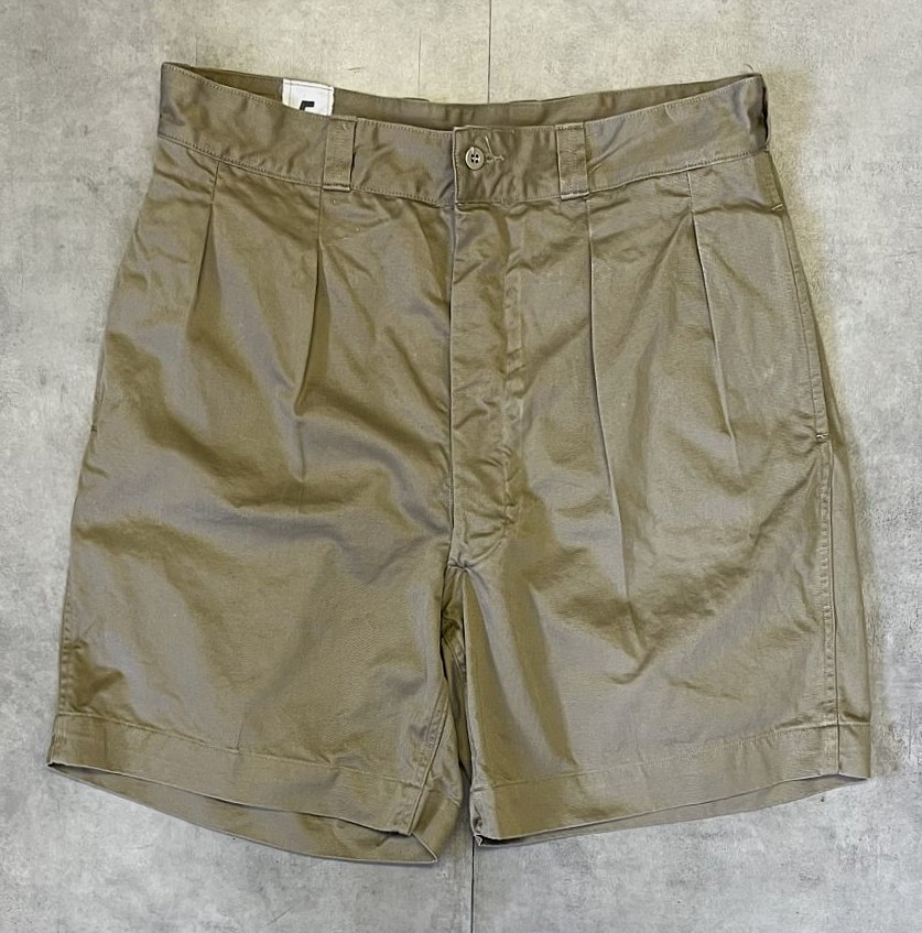 50'S フランス軍 M52 ボタンフライ プリーツ入り チノショーツ ベージュ (MINT CONDITION) 「Shorts」入荷しました。