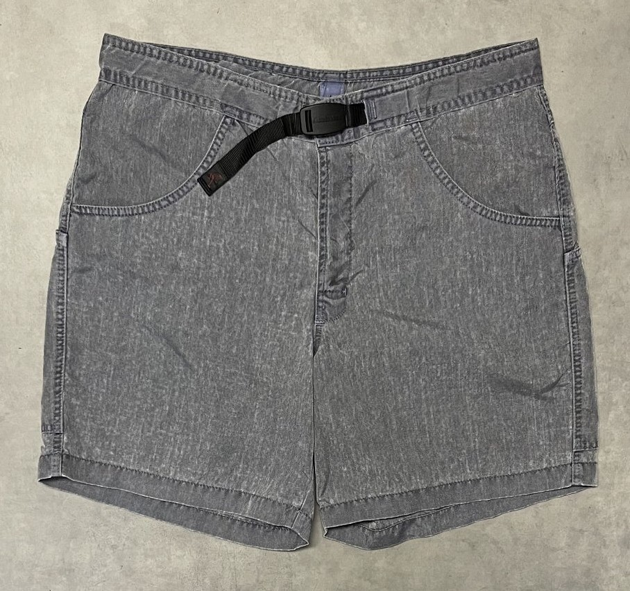 80'S GRAMICCI 旧ロゴ ベルト付き ナイロンショーツ グレー USA製 (VINTAGE)「Shorts」入荷しました。