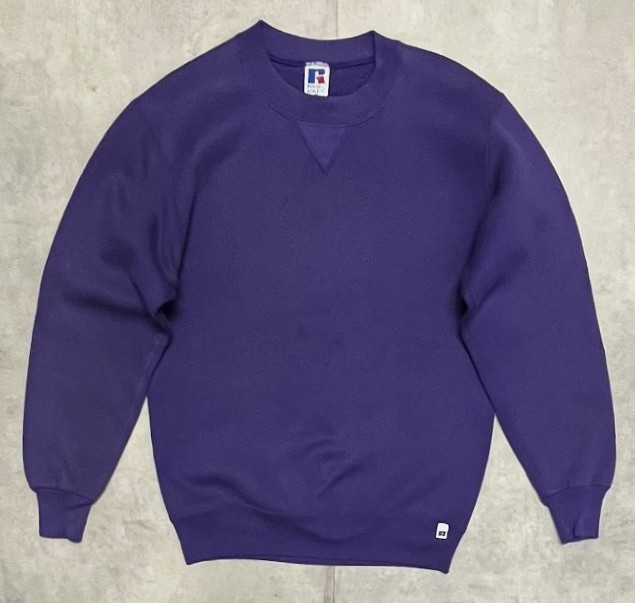 90'S RUSSELL ATHLETIC 前Vガゼット付き クルーネック スウェットシャツ グレープ USA製 (VINTAGE)「Sweat Shirt」入荷しました。