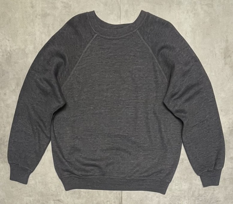 70'S SPORTSWEAR ラグランスリーブ スウェットシャツ チャコール (VINTAGE)「Sweat Shirt」入荷しました。