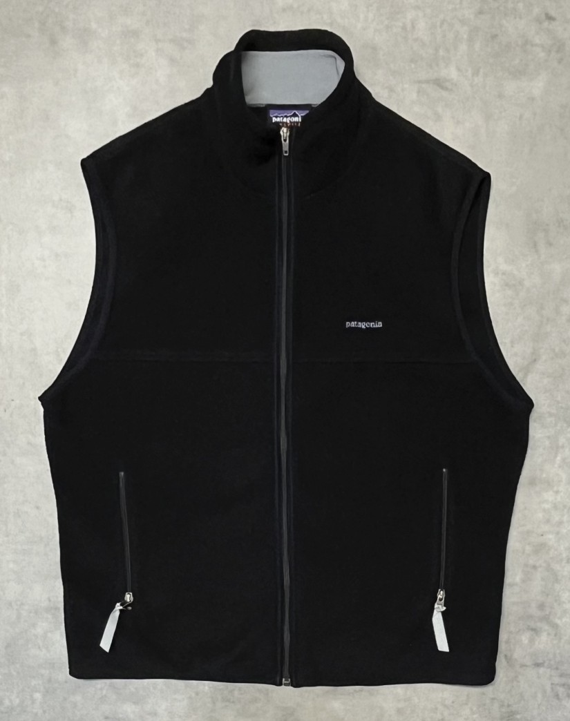 PATAGONIA "SYNCHILLA" フルジップ フリースベスト ブラック (VINTAGE)「No Sleeve」入荷しました。