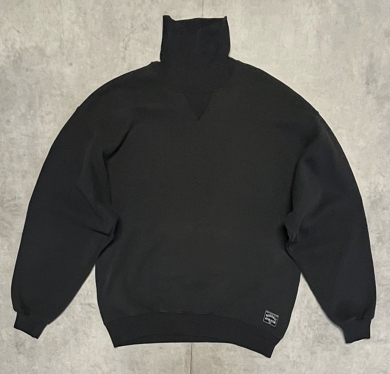 90'S RUSSELL ATHLETIC 前Vガゼット タートルネック スウェットシャツ ブラック USA製 (VINTAGE)「Sweat Shirt」入荷しました。