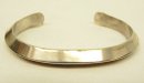 画像: ナバホ族 インディアンジュエリー "CHESTER BENALLY" シルバー トライアングルバングル (USED) 「Accessorie」 入荷しました。