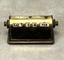 画像: ブラス製 デスクトップ パーペチュアルカレンダー (VINTAGE) 「Antique Goods」入荷しました。