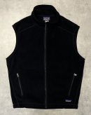 画像: PATAGONIA "SYNCHILLA" 裾ロゴ フルジップ フリースベスト ブラック (MINT CONDITION)「No Sleeve」入荷しました。