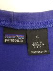 画像2: 90'S PATAGONIA 背面ロゴ バックプリント 半袖 Tシャツ ダークブルー USA製 (VINTAGE)