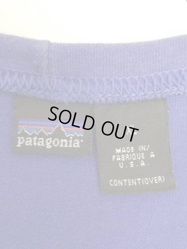 画像2: 90'S PATAGONIA 背面ロゴ バックプリント 半袖 Tシャツ ダークブルー USA製 (VINTAGE)