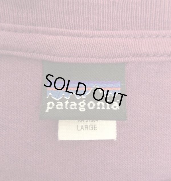 画像4: 90'S PATAGONIA 黒タグ シングルステッチ 半袖 Tシャツ ダークパープル USA製 (VINTAGE)