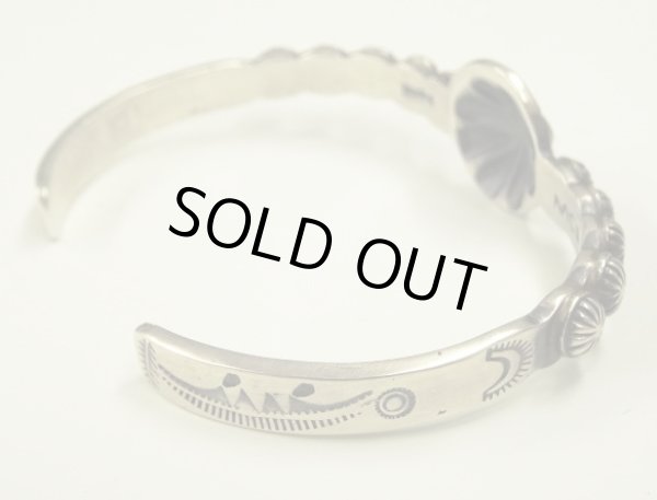 画像3: ナバホ族 インディアンジュエリー "MARTHA CAYATINETO" スタンプワーク シルバー コンチョバングル (NEW)