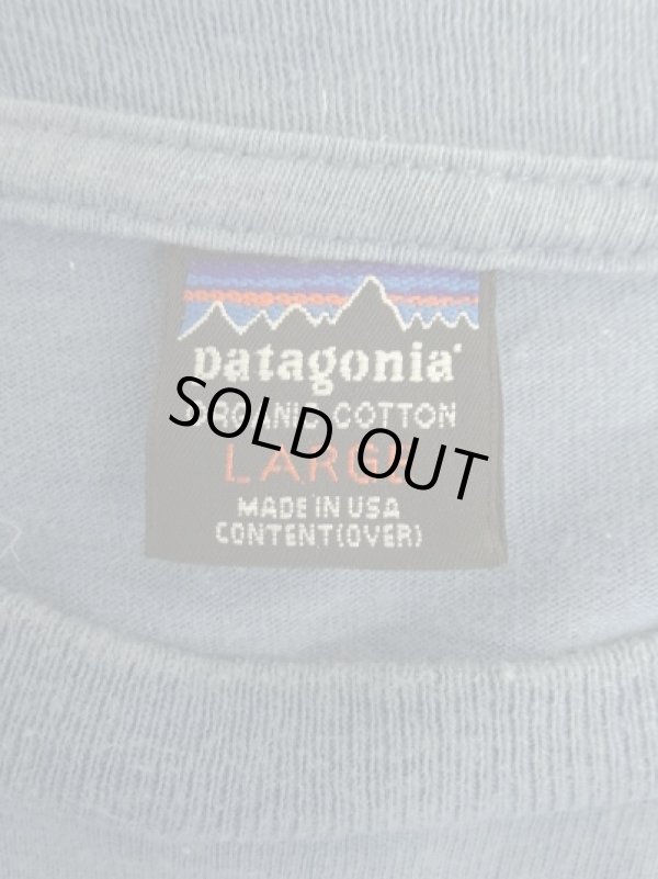 画像4: 90'S PATAGONIA "THE FITZROY SKYLINE" 黒タグ 両面プリント 半袖 Tシャツ ブルー USA製 (VINTAGE)