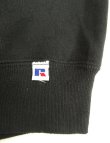 画像4: 90'S RUSSELL ATHLETIC 前Vガゼット付き ロゴ刺繍 クルーネック スウェットシャツ ブラック USA製 (VINTAGE)