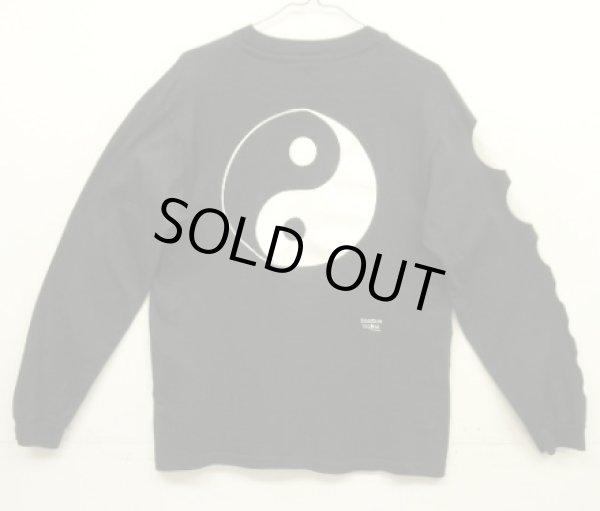 画像4: 90'S FASHION VICTIM "YIN & YANG" 袖＆両面プリント 長袖 Tシャツ ブラック USA製 (VINTAGE)