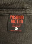 画像2: 90'S FASHION VICTIM "COURTNEY DAVIS" 長袖 Tシャツ フェードブラック USA製 (VINTAGE)