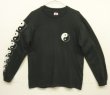 画像1: 90'S FASHION VICTIM "YIN & YANG" 袖＆両面プリント 長袖 Tシャツ ブラック USA製 (VINTAGE)