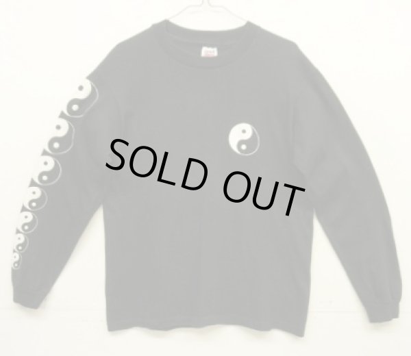 画像1: 90'S FASHION VICTIM "YIN & YANG" 袖＆両面プリント 長袖 Tシャツ ブラック USA製 (VINTAGE)