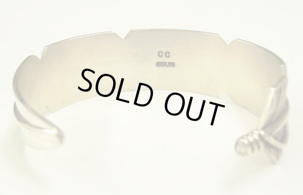 画像4: ナバホ族 インディアンジュエリー "CHRIS CHARLIE" シルバー フェザーバングル (NEW)