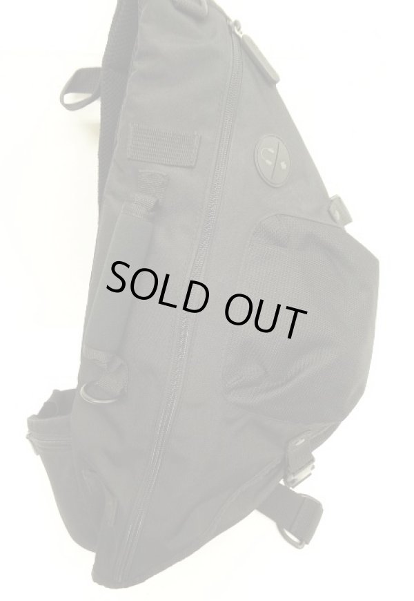 画像6: 00'S GAP 旧タグ ナイロン ワンショルダーバッグ ブラック (VINTAGE)