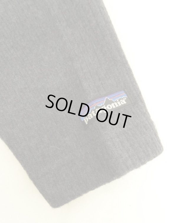 画像3: 01'S PATAGONIA 袖先ロゴ 同色切り替え Vネック ニット ネイビー USA製 (VINTAGE)