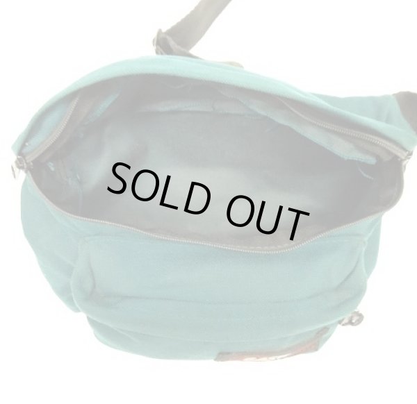 画像3: 80'S EASTPAK 旧タグ ナイロン ボディバック ウエストポーチ ダークグリーン USA製 (VINTAGE)