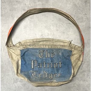 画像: 60'S THE PATRIOT LEDGER 染み込みプリント ニュースペーパーバッグ オフホワイト/オレンジ (VINTAGE)