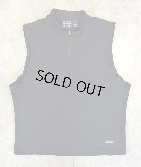 画像1: 00'S PATAGONIA 裾ロゴ レギュレーター R1 ハーフジップベスト ブラック USA製 (VINTAGE)