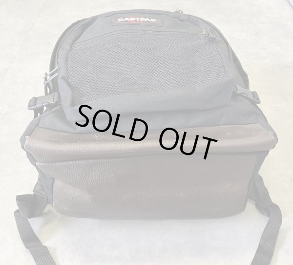 画像8: 90'S EASTPAK 旧タグ ボトムレザー ナイロン バックパック ブラック USA製 (VINTAGE)