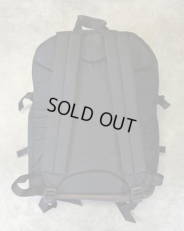 画像9: 90'S EASTPAK 旧タグ ボトムレザー ナイロン バックパック ブラック USA製 (VINTAGE)