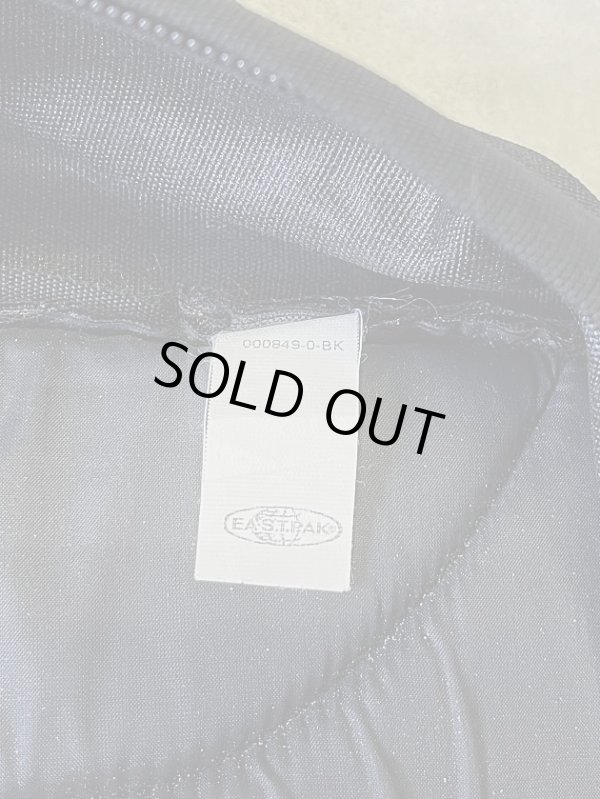 画像7: 90'S EASTPAK 旧タグ ボトムレザー ナイロン バックパック ブラック USA製 (VINTAGE)
