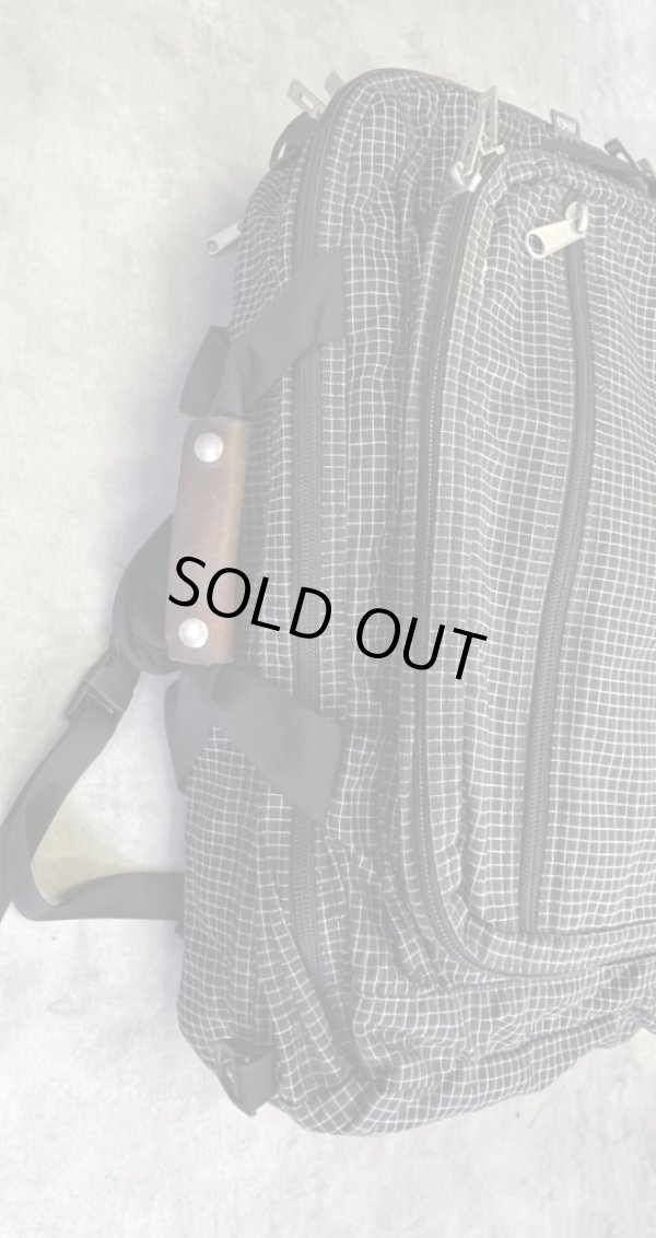 画像4: 80'S MEI (MOUNTAIN EQUIPMENT INC) 旧タグ 2WAY ナイロンバッグ ブラック/ホワイト スペクトラ USA製 (VINTAGE)