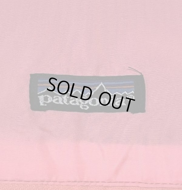 画像3: 80'S PATAGONIA 旧タグ "LIGHTWEIGHT REVERSIBLE WINDBREAKER" リバーシブル ナイロンジャケット フーシャピンク/ブルー USA製 (VINTAGE)