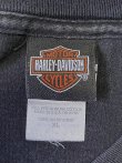 画像2: 00'S HARLEY DAVIDSON 両面プリント 袖フレイム 長袖 Tシャツ フェードブラック USA製 (VINTAGE)
