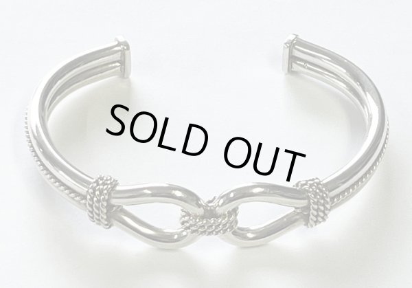 画像1: ナバホ族 インディアンジュエリー "STEVE ARVISO" ホースウィスパラー シルバーバングル (NEW)