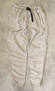 画像1: 90'S GRAMICCI 旧ロゴ ベルト付き ナイロンパンツ ベージュ USA製 (VINTAGE)