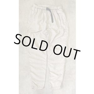 画像: 90'S GRAMICCI 旧ロゴ ベルト付き ナイロンパンツ ベージュ USA製 (VINTAGE)