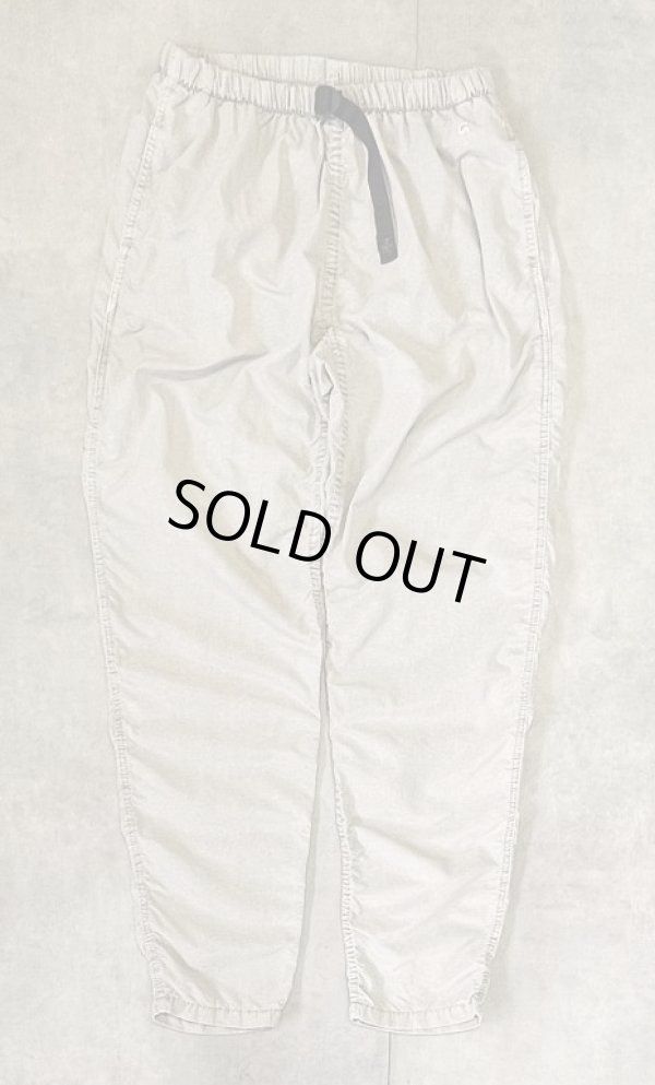 画像1: 90'S GRAMICCI 旧ロゴ ベルト付き ナイロンパンツ ベージュ USA製 (VINTAGE)