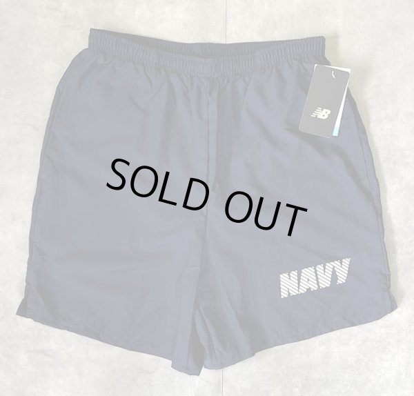 画像1: アメリカ軍 US NAVY "NEW BALANCE製" ナイロン トレーニングショーツ USA製 (DEADSTOCK)