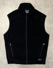 画像1: PATAGONIA "SYNCHILLA" 裾ロゴ フルジップ フリースベスト ブラック (MINT CONDITION)