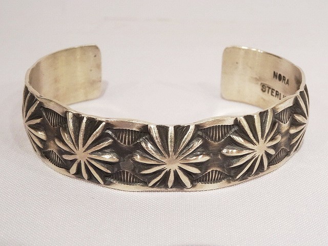 画像: Navajo Indian Jewelry "Nora Bill" 「Accessorie」 入荷しました。